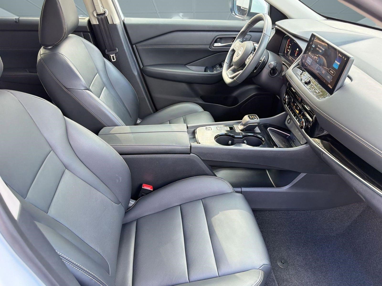 Used 2024 Nissan Rogue SL w/ SL Premium Package image 30