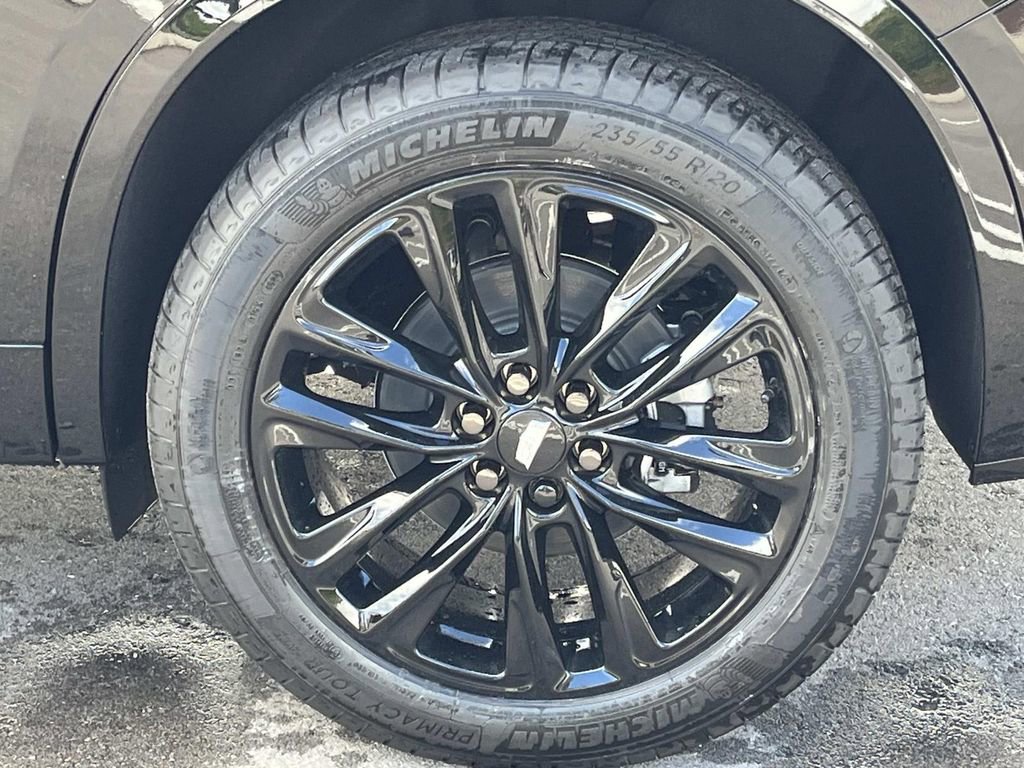 New 2025 Cadillac XT6 Luxury image 13