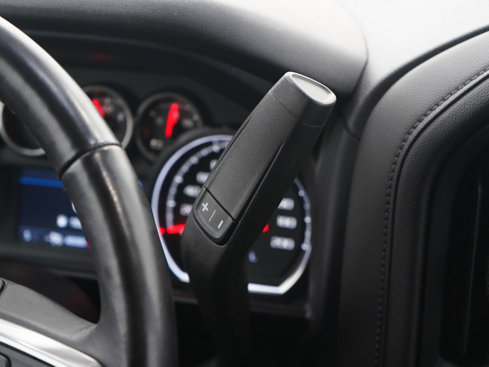 Used 2022 Chevrolet Silverado 1500 LT w/ Z71 Off-Road Package image 18