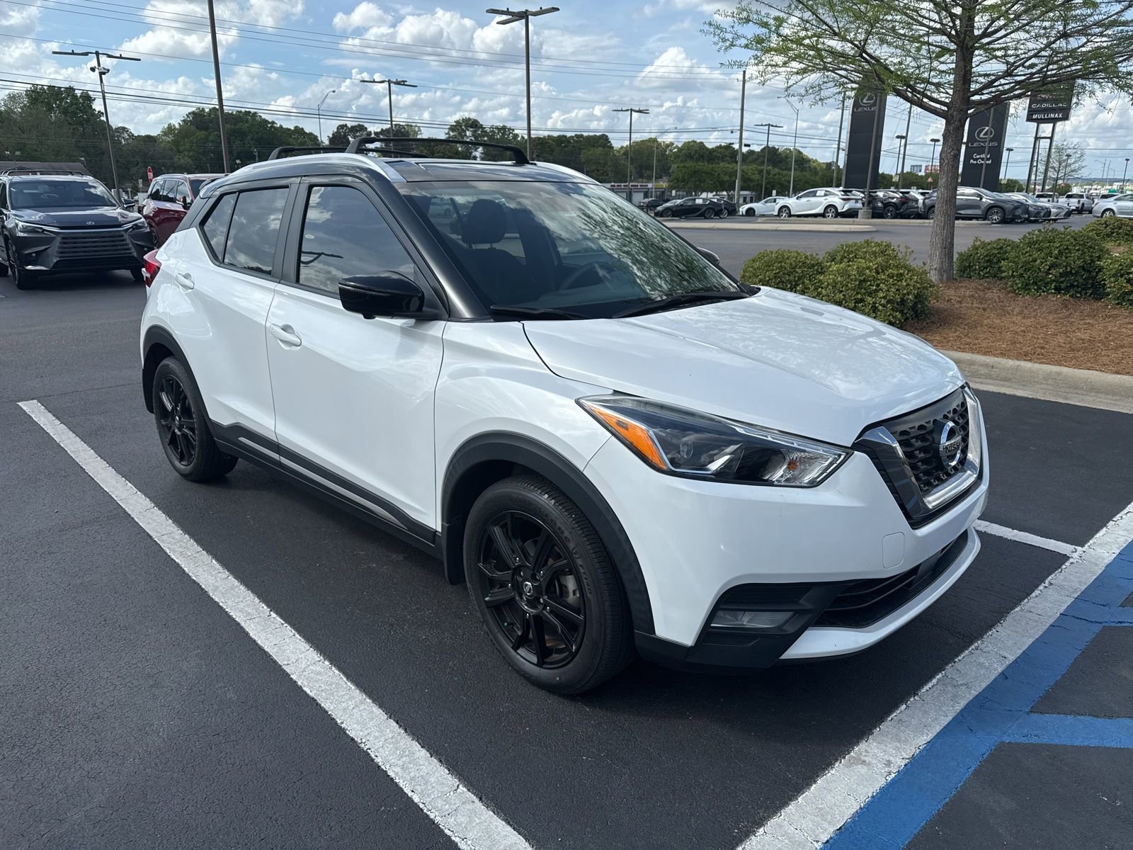 Used 2020 Nissan Kicks SR w/ Exterior Package