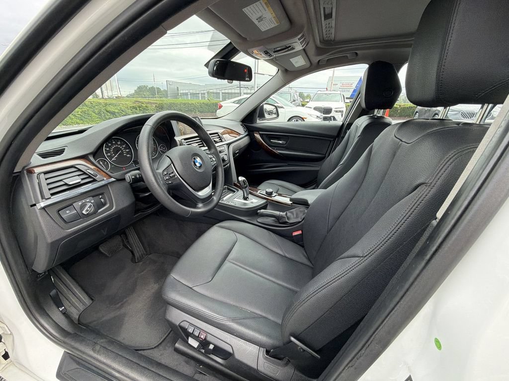 Used 2014 BMW 328i xDrive Sedan AWD/4WD image 10