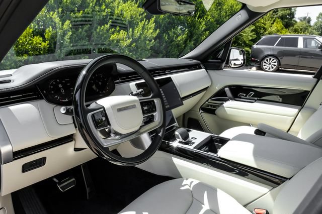 Used 2026 Land Rover Range Rover Long Wheelbase Autobiography AWD/4WD image 3
