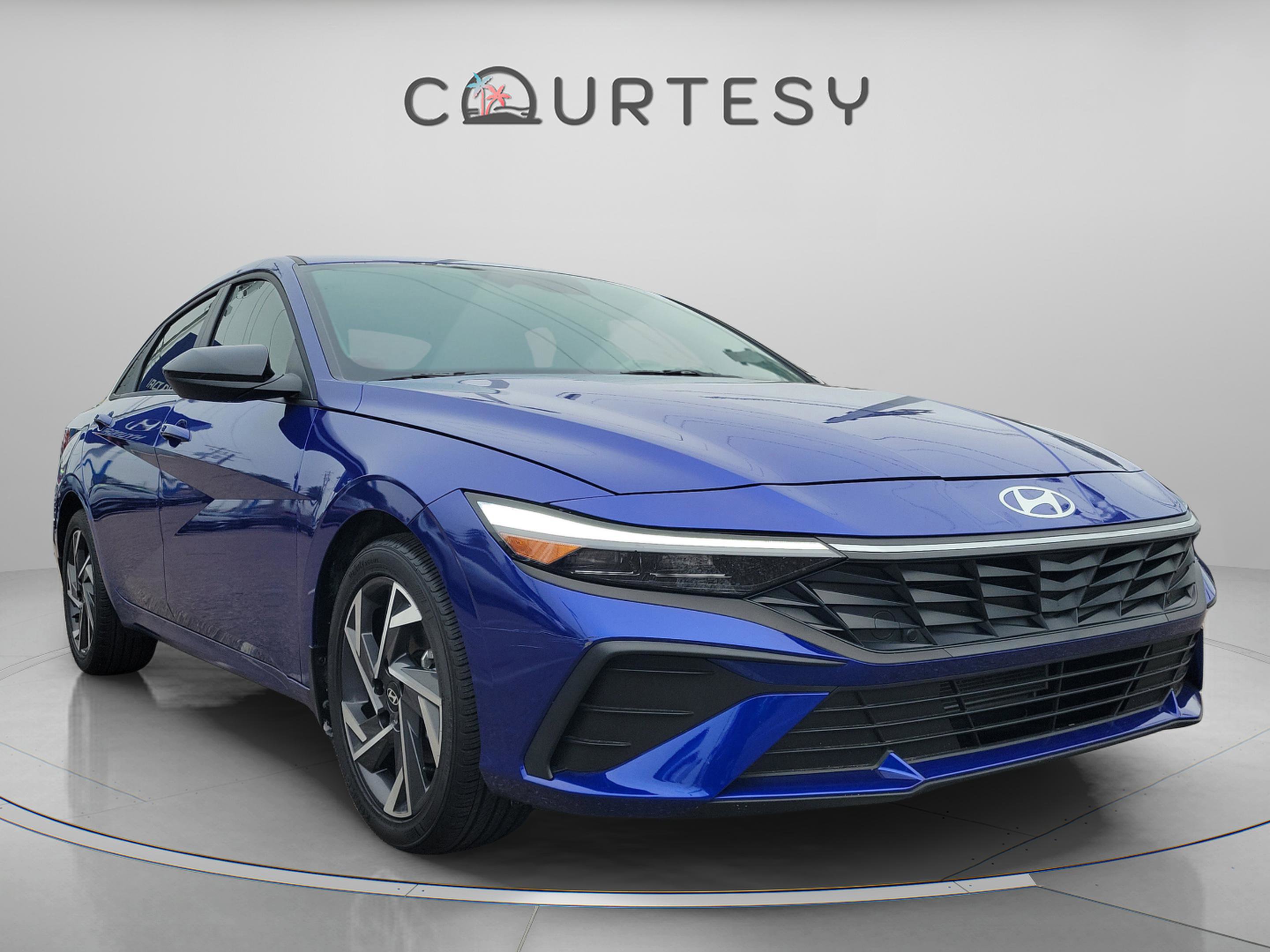 Certified 2025 Hyundai Elantra Sport image 4