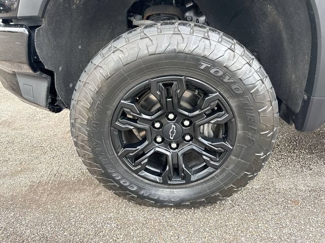 Used 2023 Chevrolet Silverado 1500 ZR2 w/ Technology Package AWD/4WD image 10