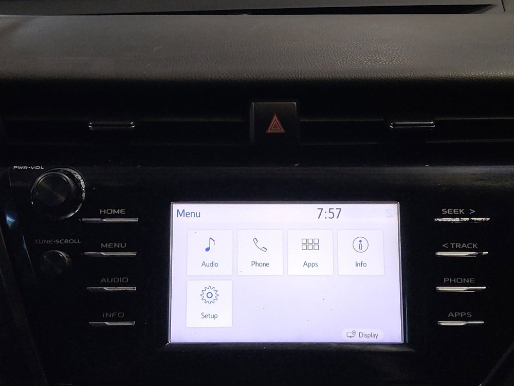Used 2018 Toyota Camry XLE FWD image 25
