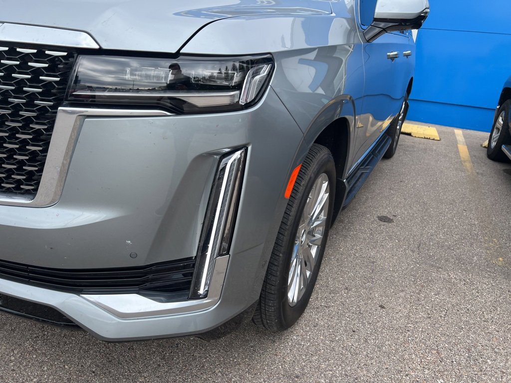 Used 2024 Cadillac Escalade ESV Premium Luxury image 20