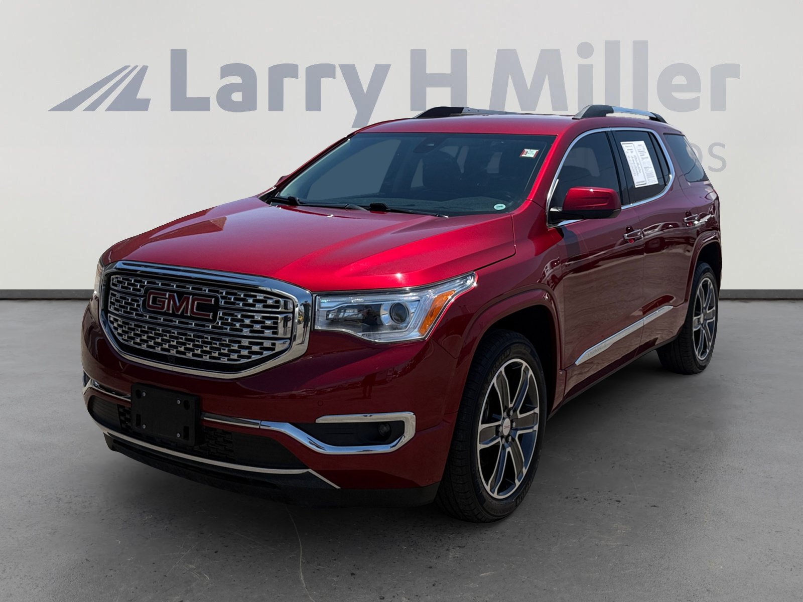 Used 2019 GMC Acadia Denali w/ Technology Package FWD image 1