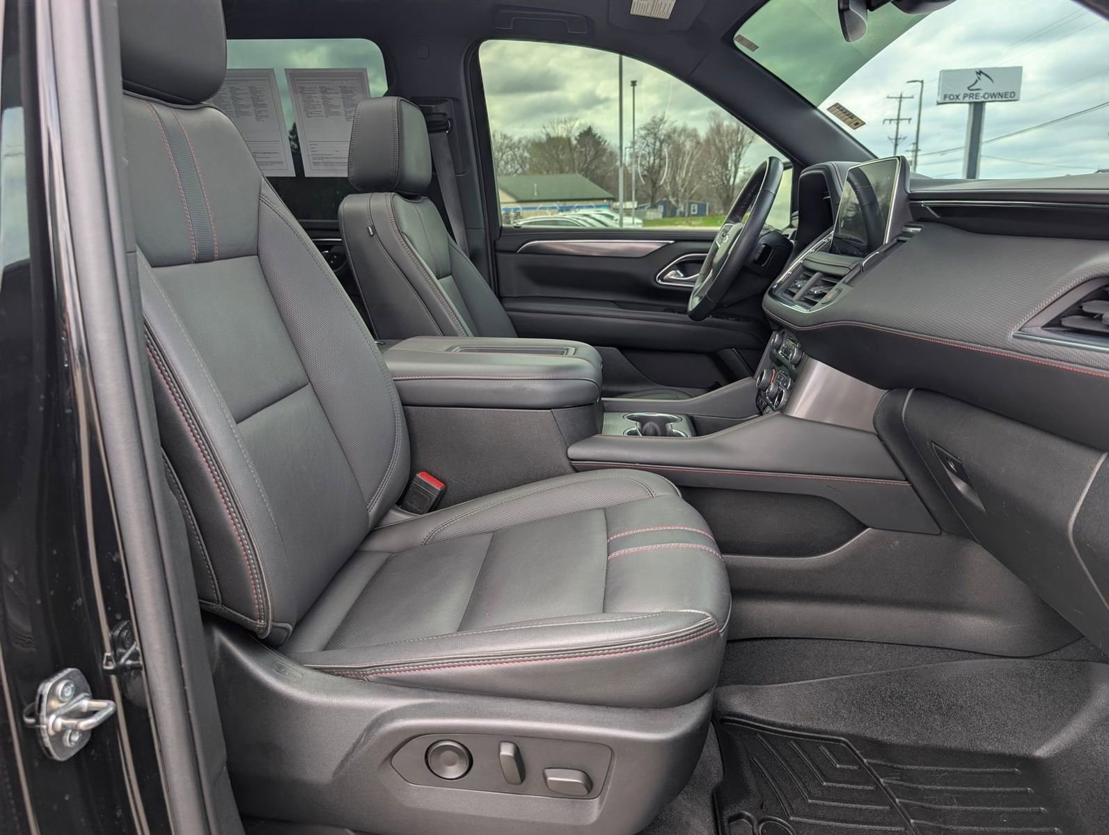 Used 2022 Chevrolet Suburban RST w/ Luxury Package AWD/4WD image 41