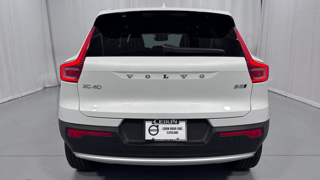 Used 2024 Volvo XC40 B5 Plus w/ Protection Package Premier AWD/4WD image 7