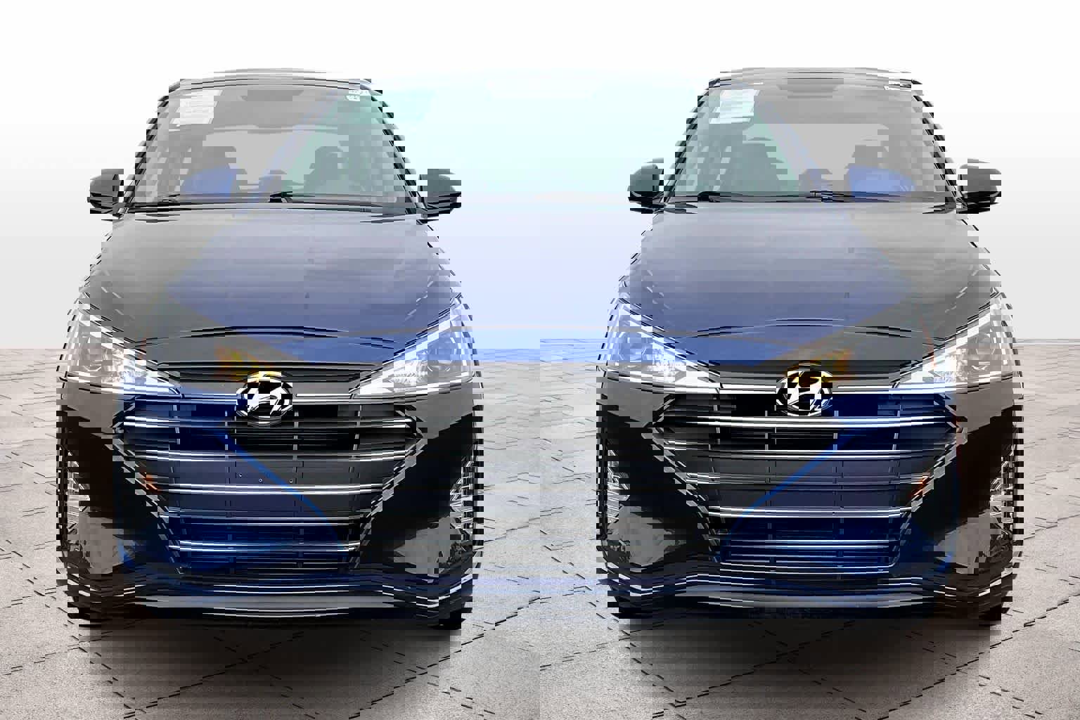 Used 2019 Hyundai Elantra SE image 3