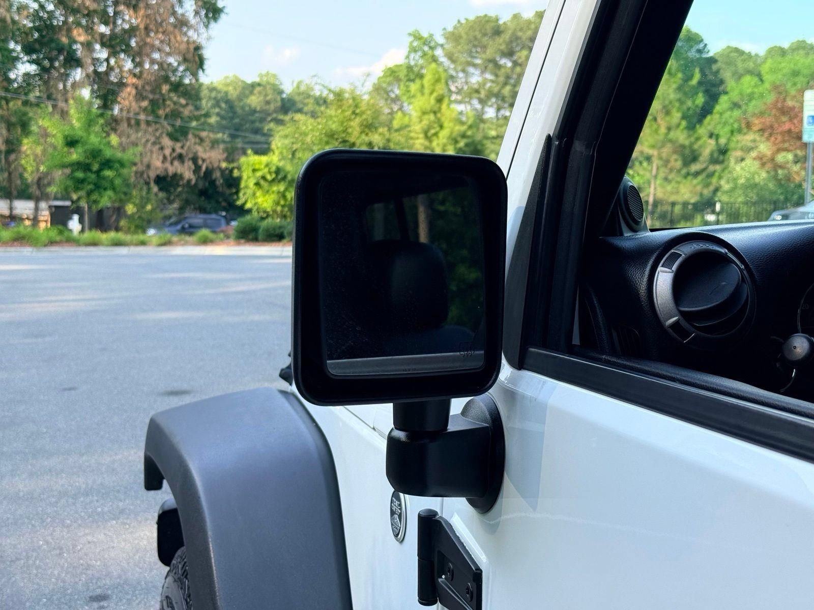 Used 2013 Jeep Wrangler Unlimited Sahara AWD/4WD image 15