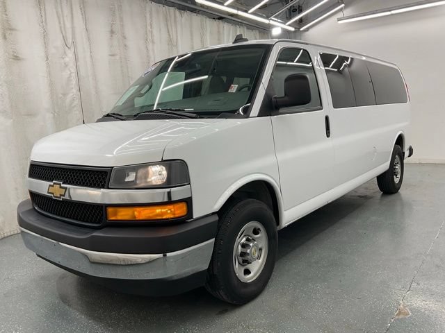 Used 2024 Chevrolet Express 3500 LT w/ LT Preferred Equipment Group RWD image 4