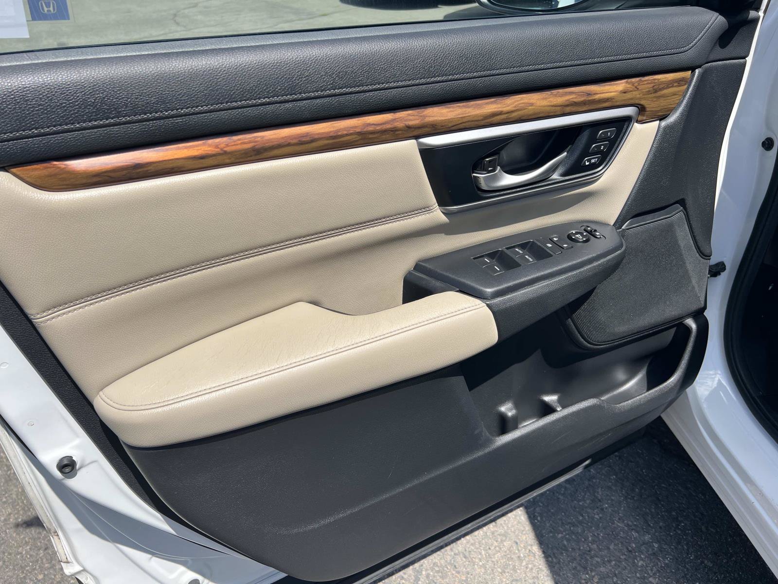 Used 2017 Honda CR-V EX-L image 6