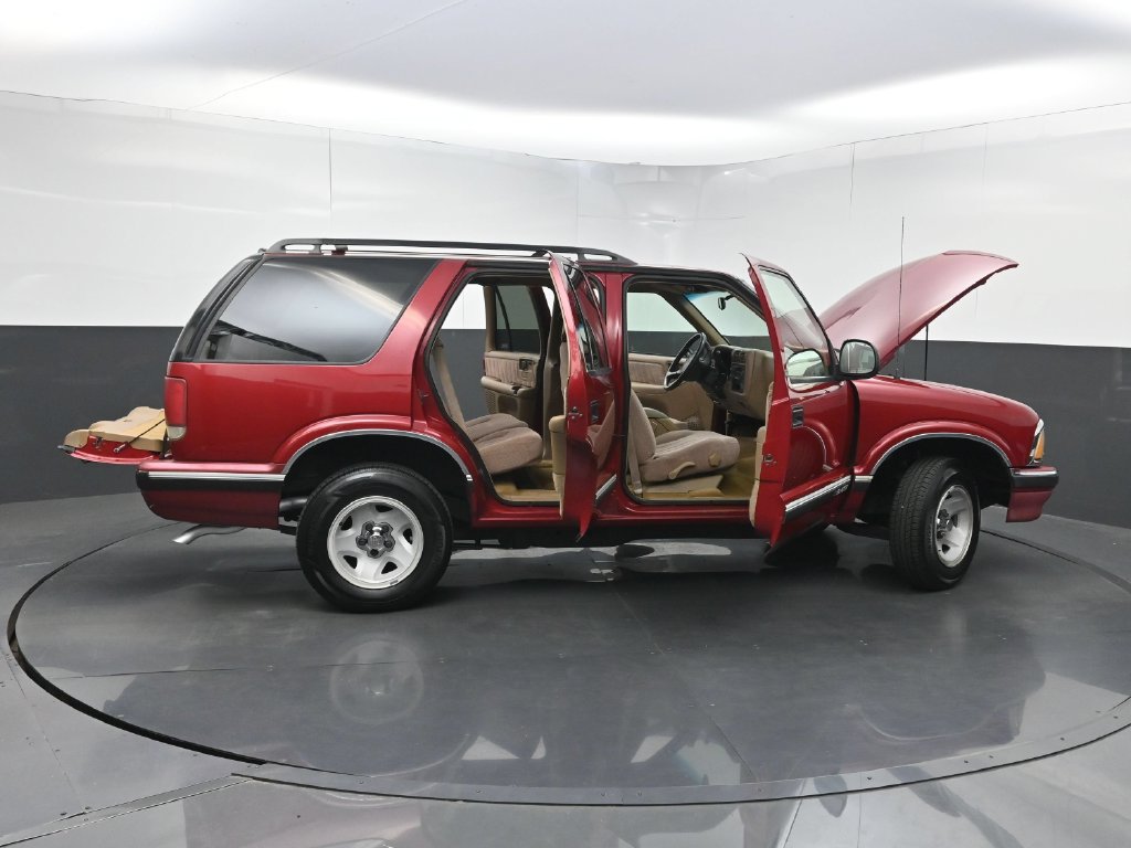 Used 1996 Chevrolet Blazer 2WD 4-Door image 26