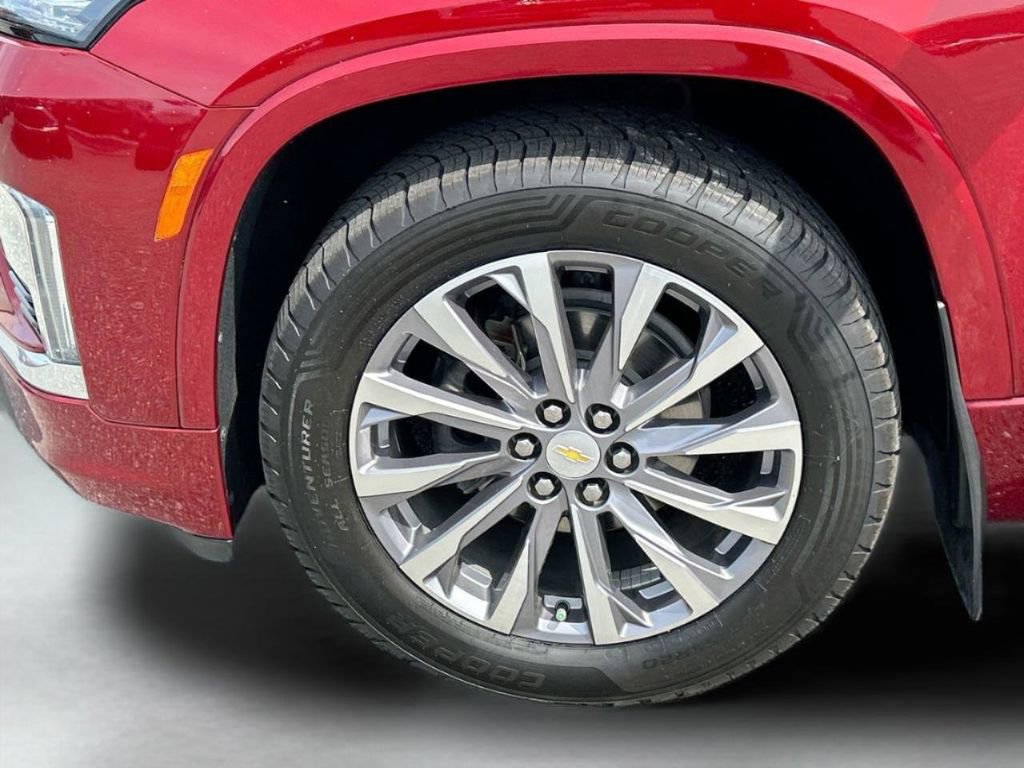 Used 2022 Chevrolet Traverse Premier FWD image 39