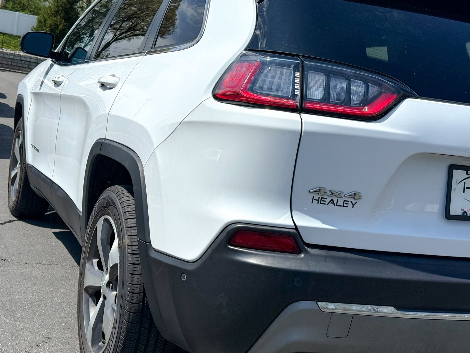 Used 2021 Jeep Cherokee Limited AWD/4WD image 9