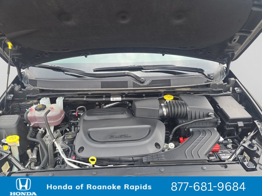 Used 2023 Chrysler Pacifica Touring-L FWD image 20