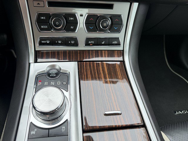 Used 2014 Jaguar XF 3.0 AWD/4WD image 36