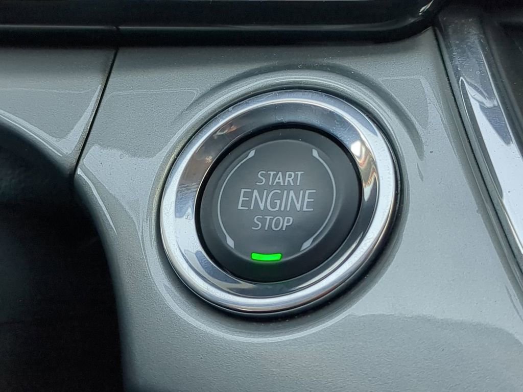 Used 2025 Chevrolet Trax LT w/ LT Convenience Package image 27