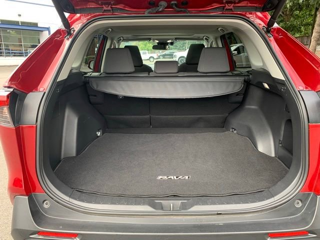 Used 2024 Toyota RAV4 XLE w/ Convenience Package image 5