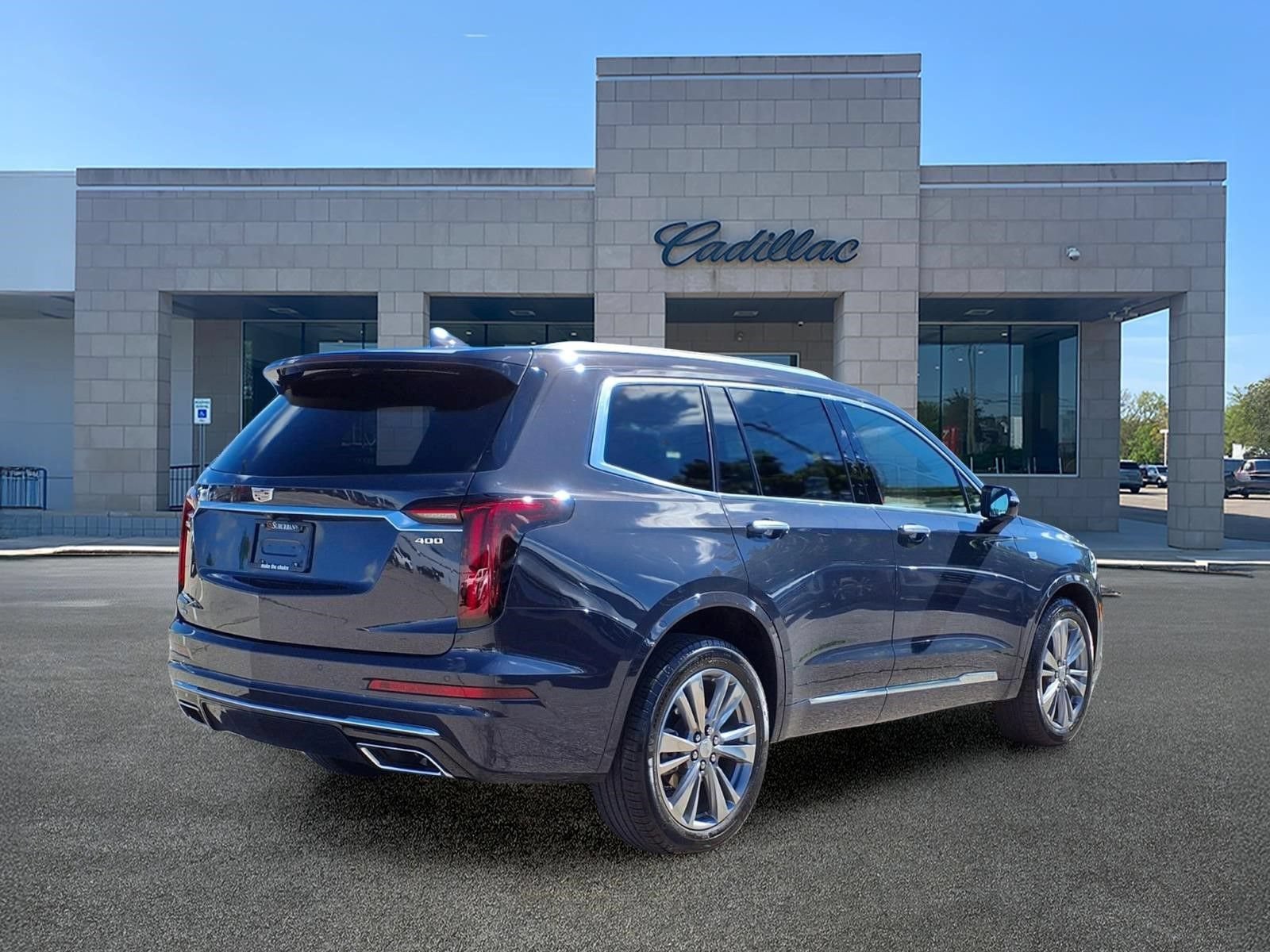 Used 2024 Cadillac XT6 Premium Luxury w/ LPO, Floor Liner Package AWD/4WD image 5