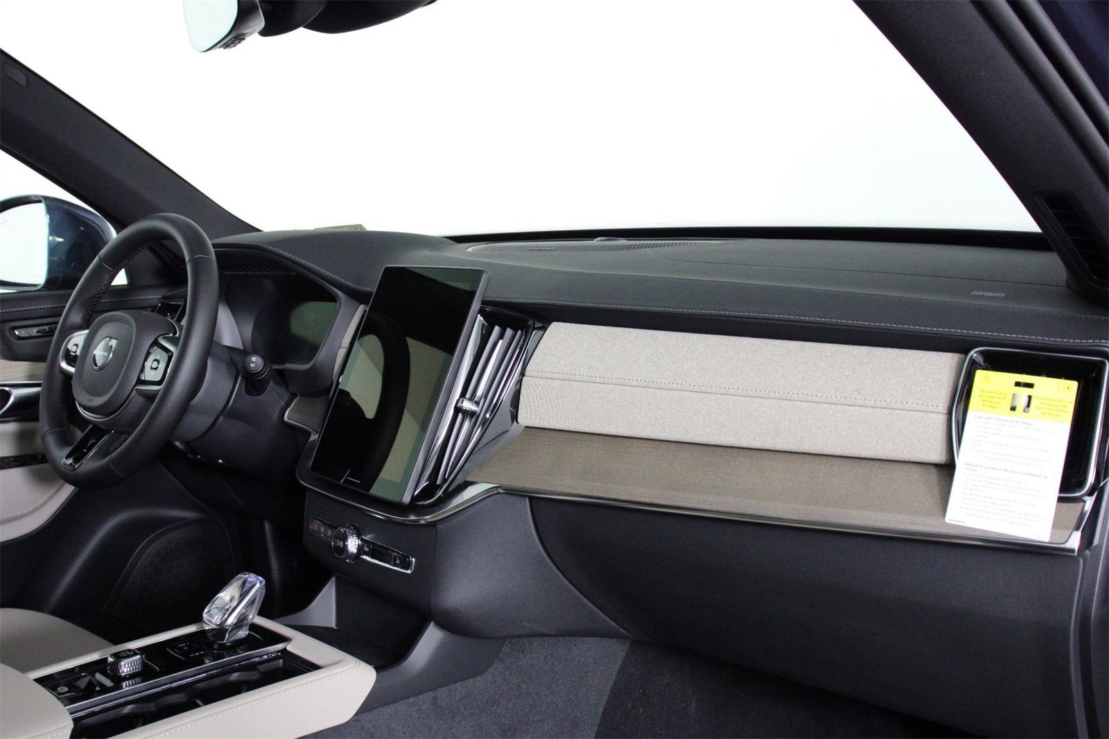 New 2026 Volvo XC90 B6 Plus image 9