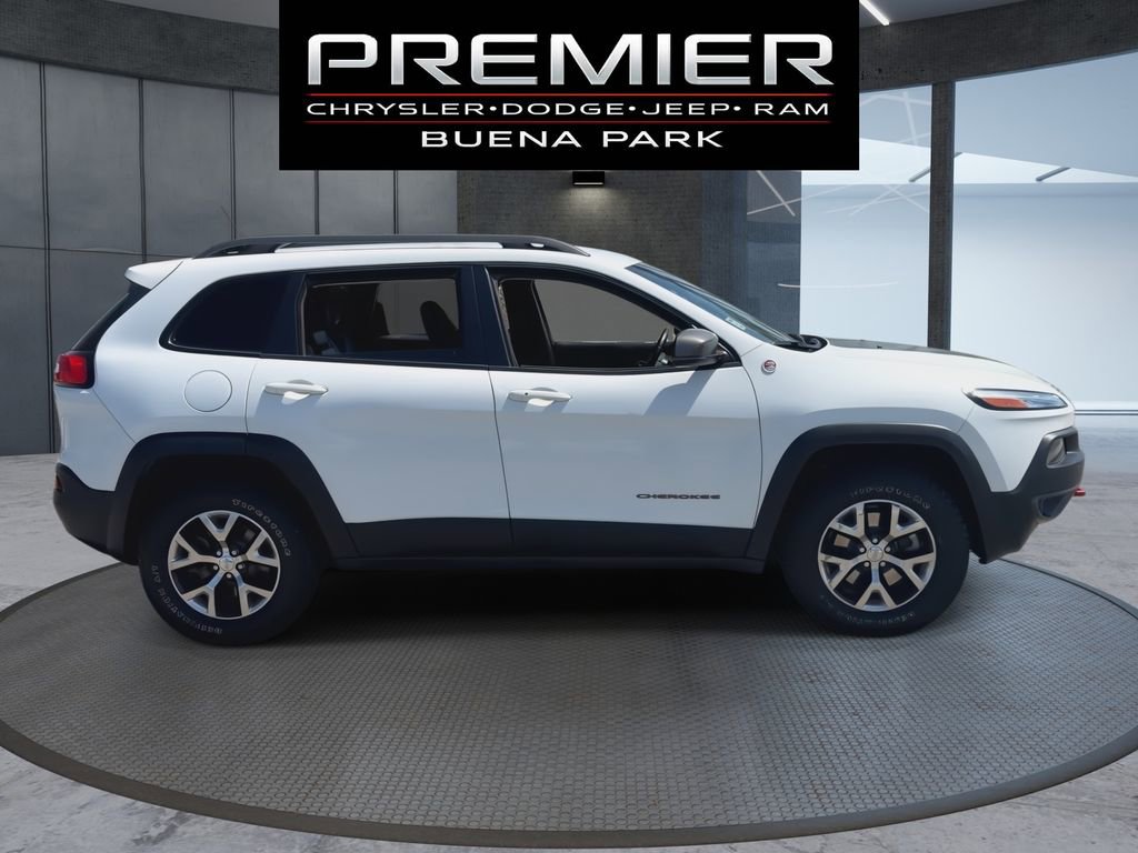 Used 2014 Jeep Cherokee Trailhawk w/ Technology Group AWD/4WD image 9