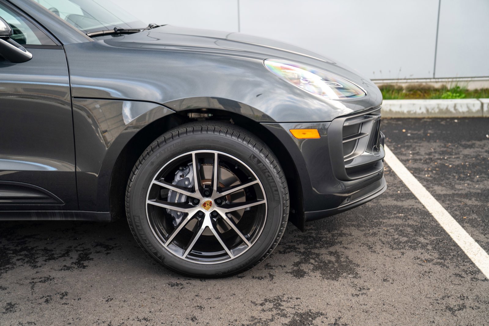 Certified 2025 Porsche Macan image 9