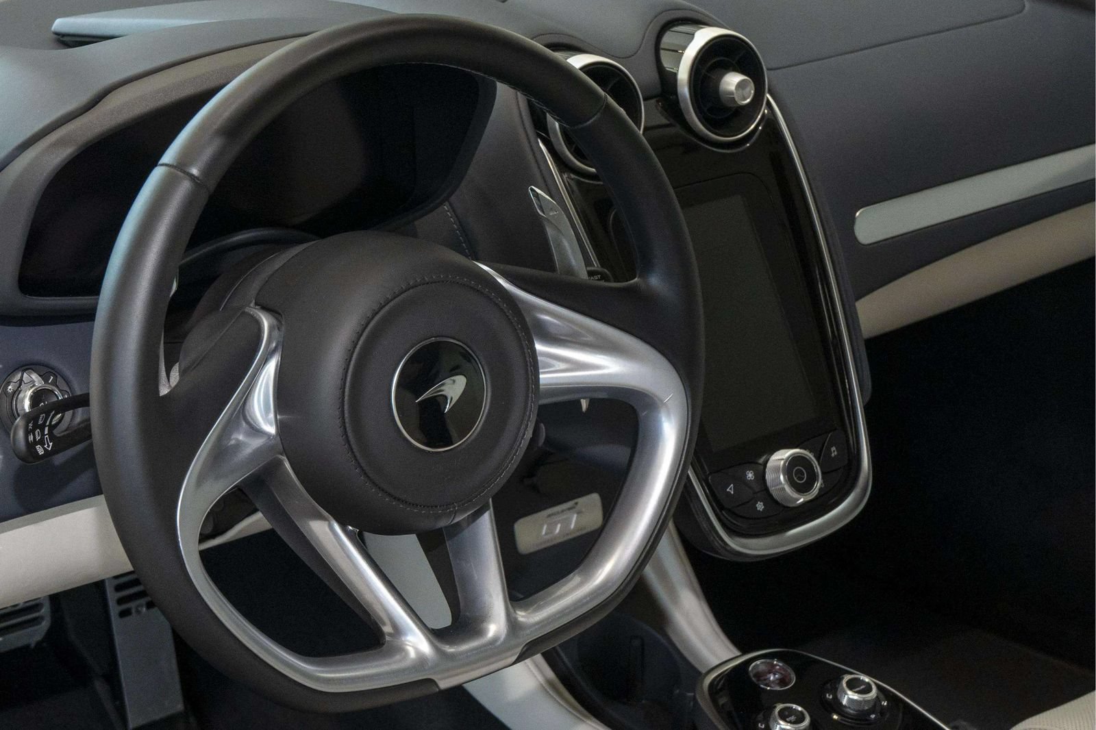 Used 2023 McLaren GT RWD image 22