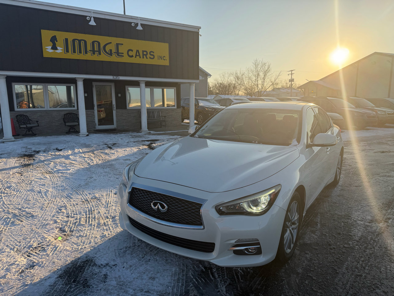 Used 2015 INFINITI Q50 Premium w/ Navigation Package image 2