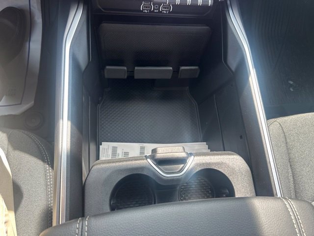 New 2026 RAM 2500 Big Horn AWD/4WD image 32