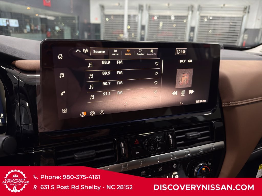 New 2026 Nissan Pathfinder Platinum w/ Accent Package AWD/4WD image 17