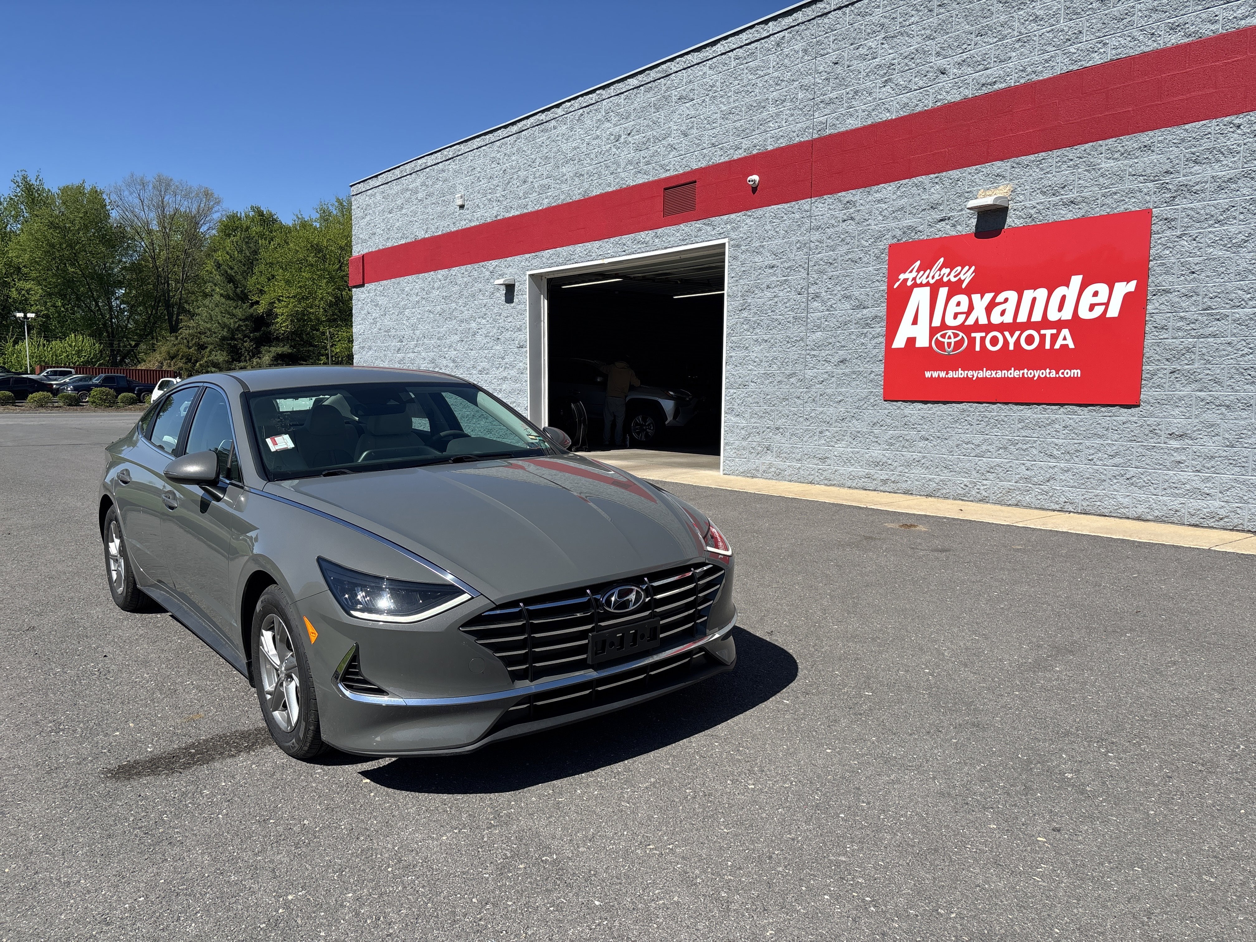 Used 2023 Hyundai Sonata SE FWD image 1