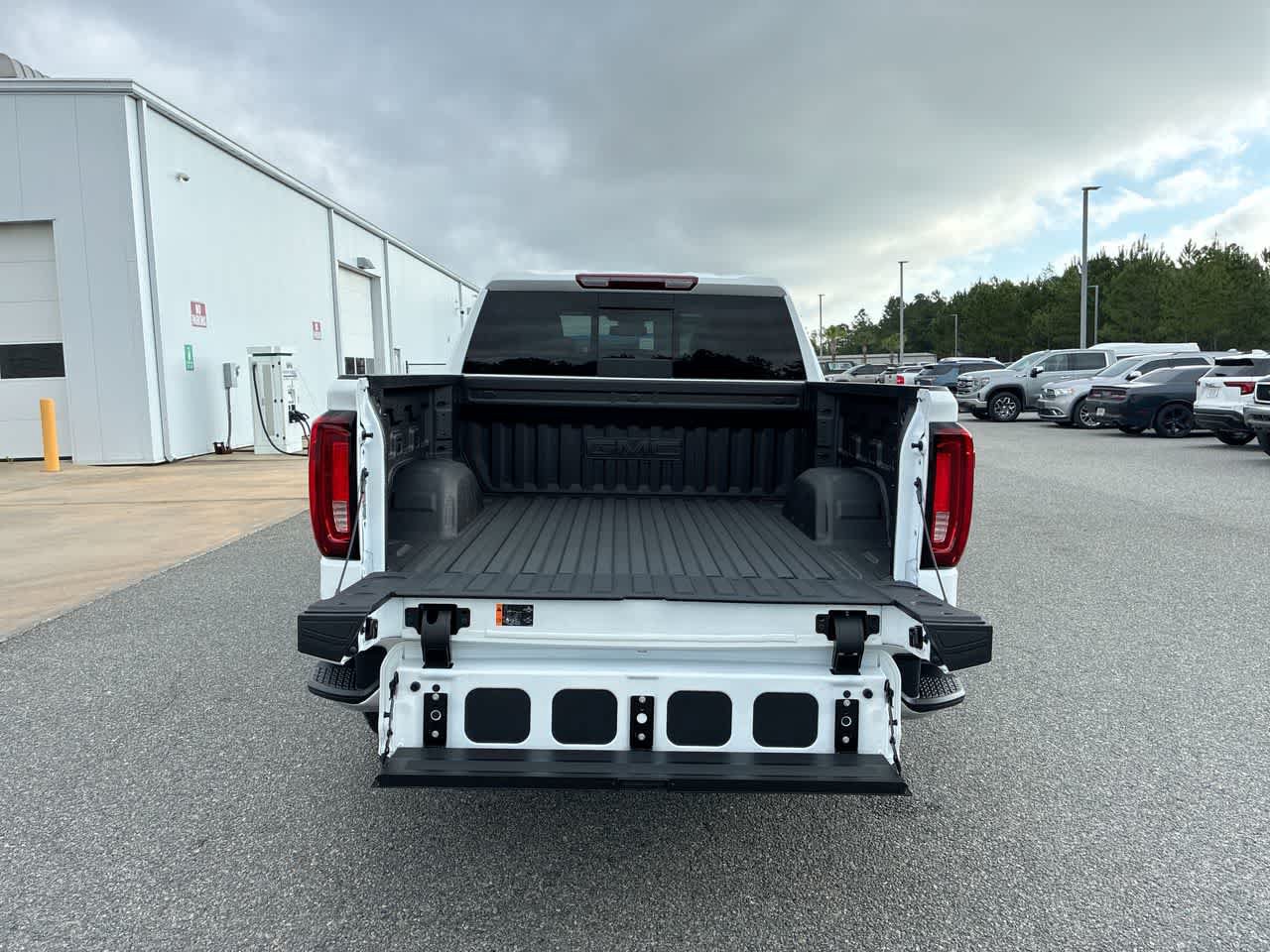 New 2026 GMC Sierra 1500 SLT w/ SLT Premium Plus Package AWD/4WD image 27