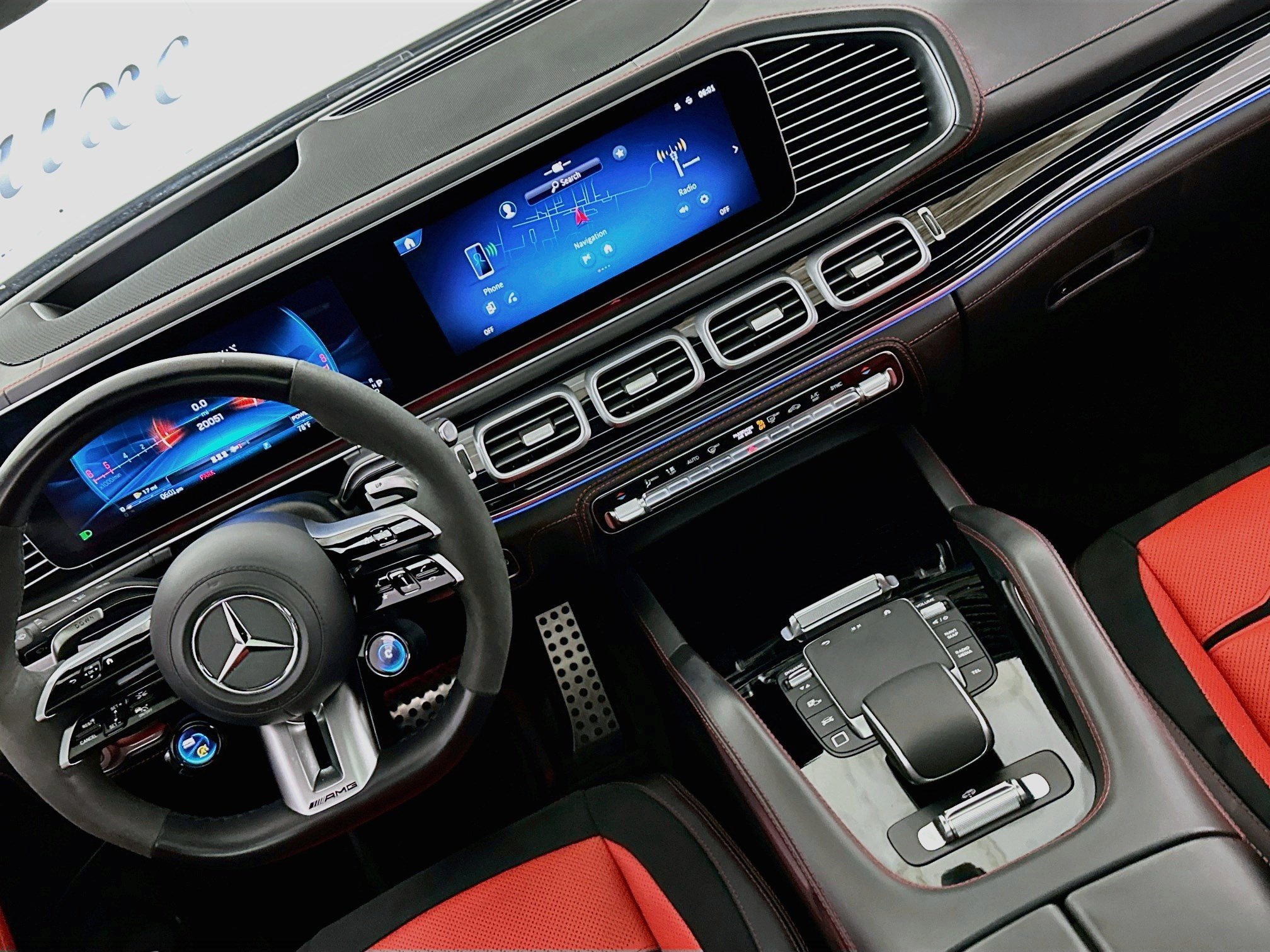Used 2025 Mercedes-Benz GLE 53 AMG 4MATIC Coupe w/ Driver Assistance Package image 18