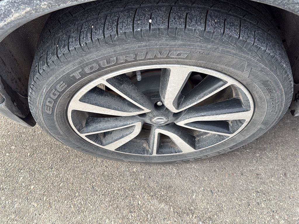 Used 2017 Nissan Rogue SL image 16