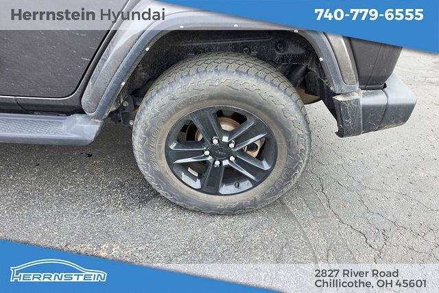 Used 2022 Jeep Wrangler Unlimited Sahara AWD/4WD image 25