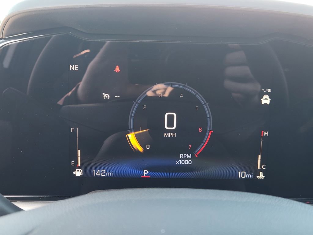 New 2026 Chevrolet Trax LT w/ LT Convenience Package FWD image 11