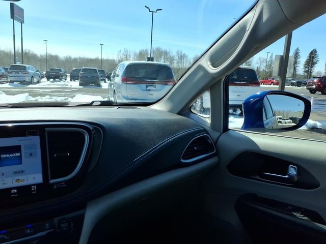 Used 2021 Chrysler Pacifica Touring image 20