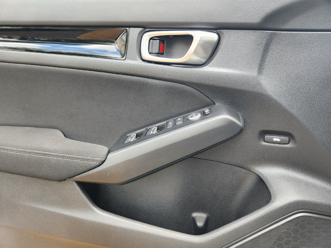 Certified 2025 Honda Civic Sport image 22