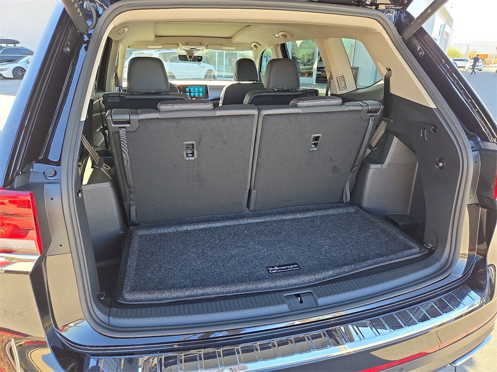 Used 2025 Volkswagen Atlas SEL image 15