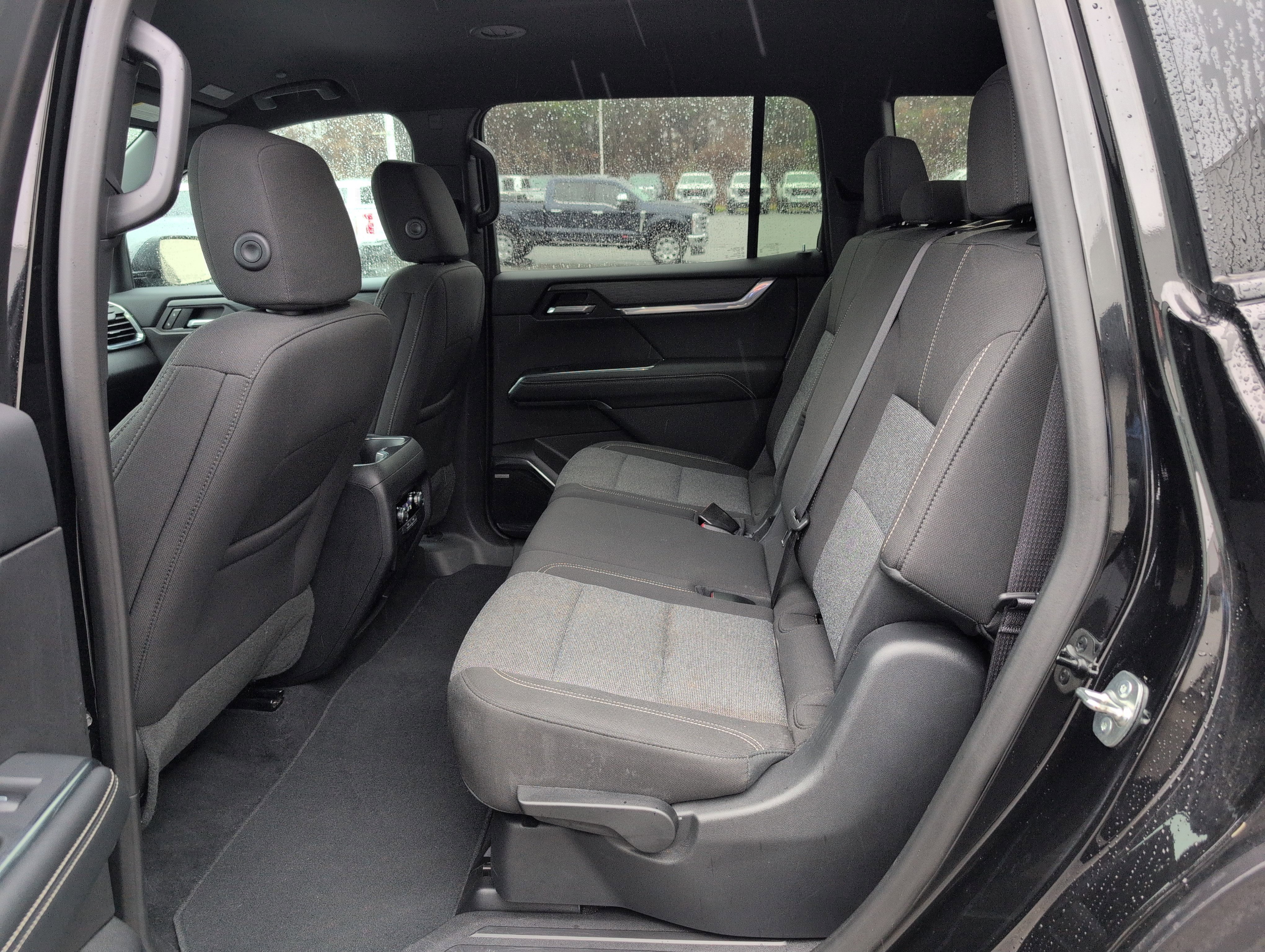 Used 2025 GMC Acadia Elevation image 30