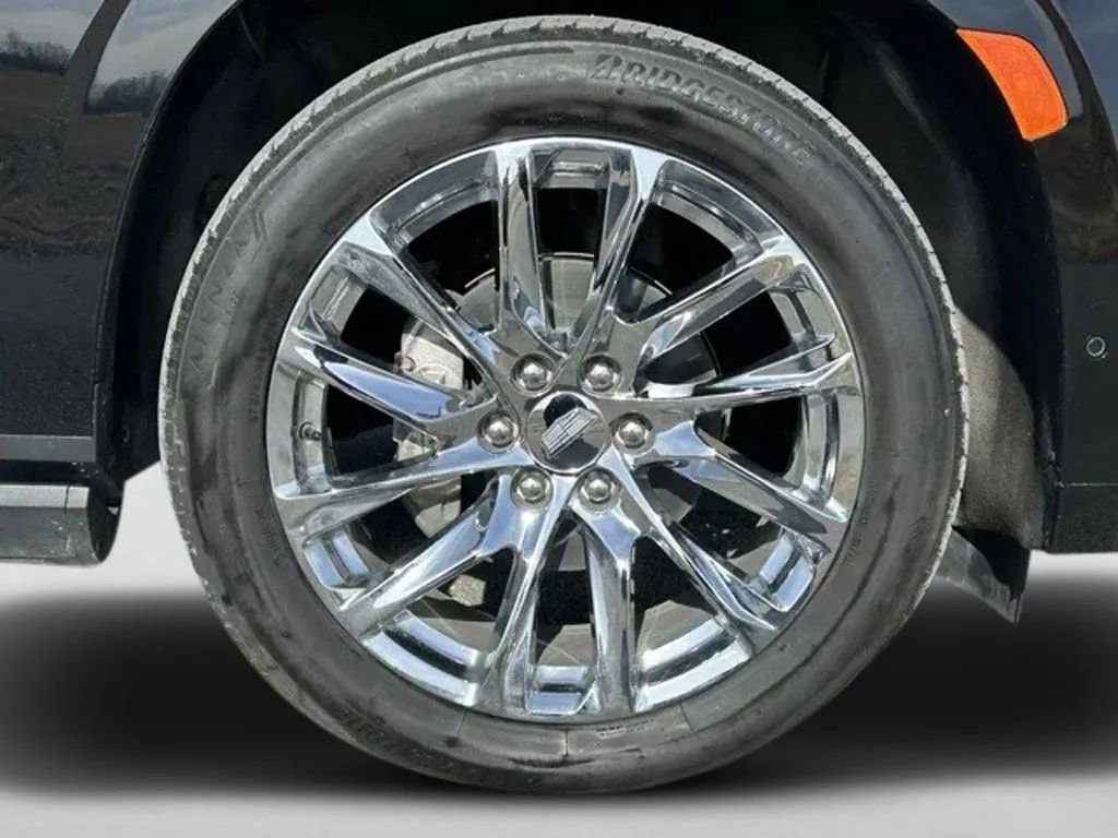 Used 2024 Cadillac Escalade Premium Luxury Platinum image 35