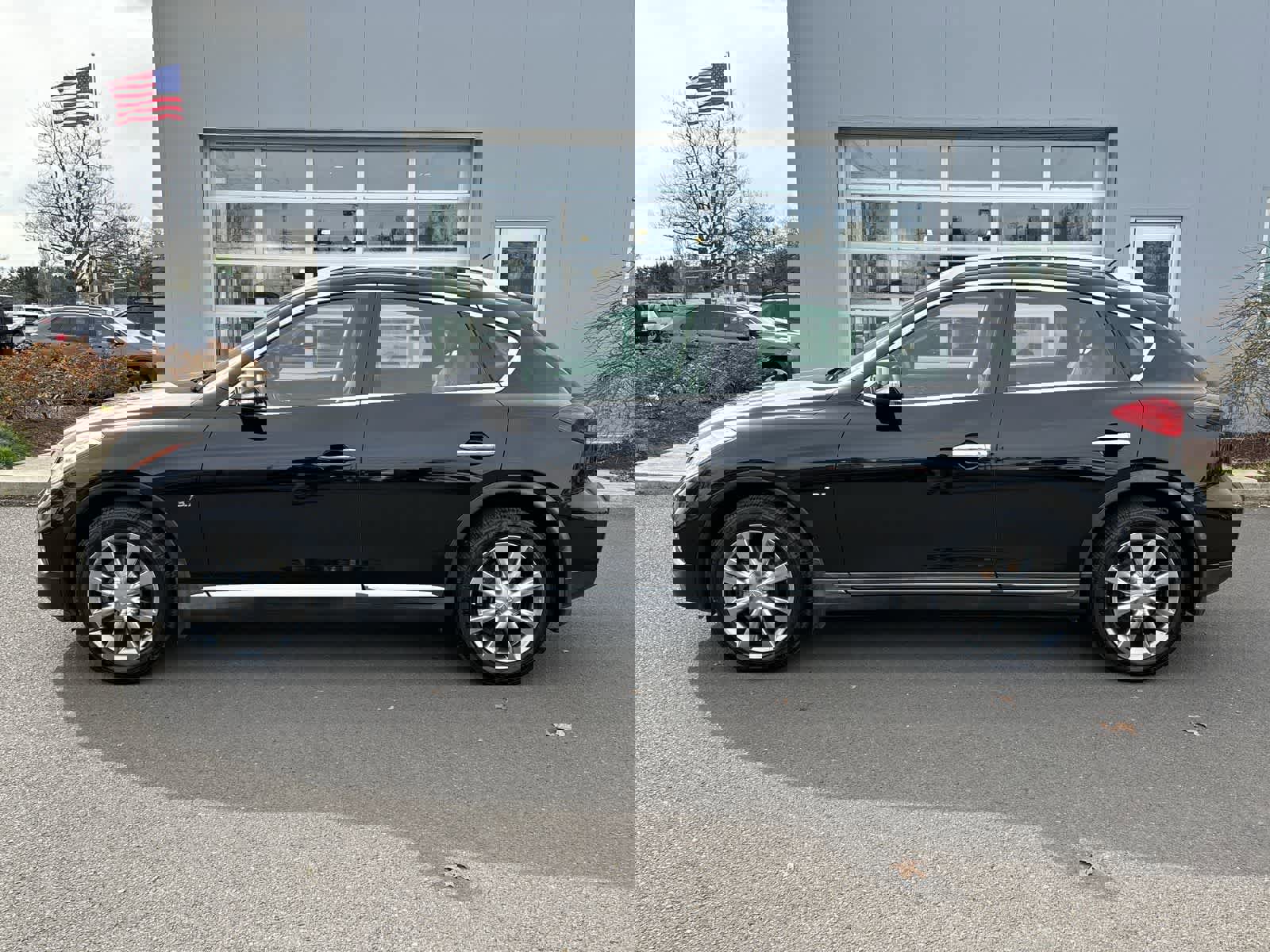 Used 2017 INFINITI QX50 w/ Premium Plus Package image 2