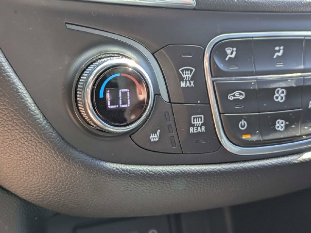 Used 2020 Chevrolet Equinox LT FWD image 32