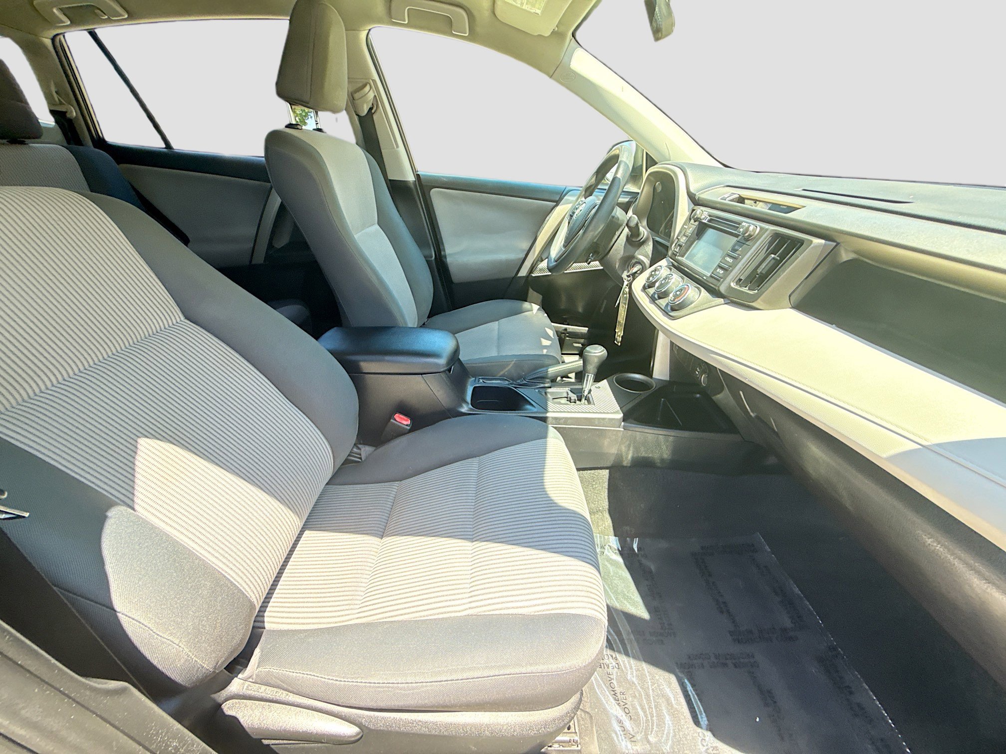 Used 2015 Toyota RAV4 LE FWD image 30