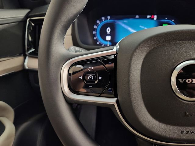 New 2025 Volvo XC90 T8 Core image 28