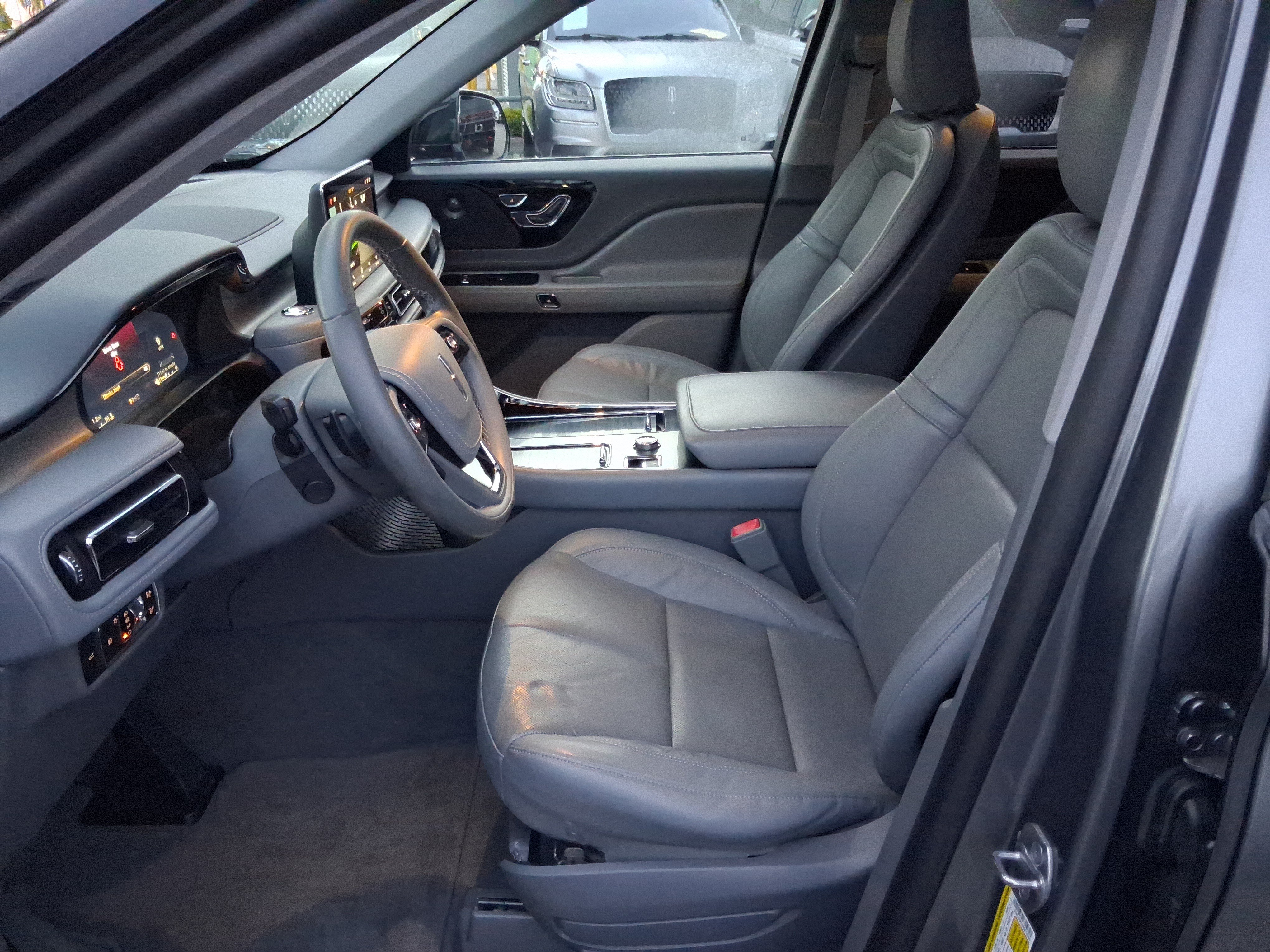 Used 2021 Lincoln Aviator Reserve RWD image 11