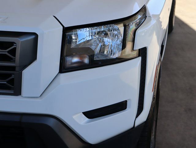 Used 2022 Nissan Frontier SV image 10