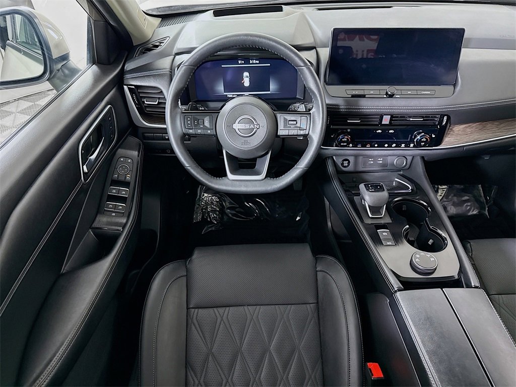 Certified 2024 Nissan Rogue Platinum w/ Platinum Premium Package image 4